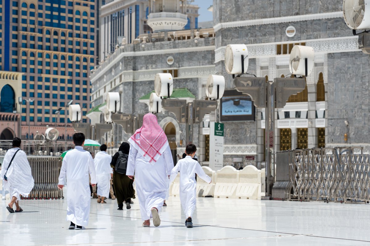 AlharamainSA's tweet photo. بكل اهتمام وعناية، نهيئ لكم أجواءً تعينكم على العبادة، تقبّل الله منكم. https://t.co/qqri60BGSY