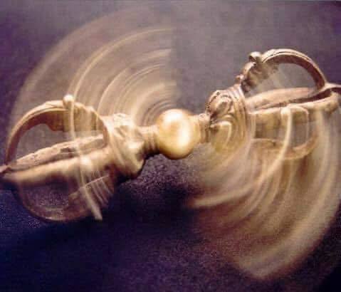 BunyipAlex88962's tweet photo. When you truly look at the mind itself, you see nothing that can be grasped. Don’t be frightened by this. Ordinary beings are frightened and immediately cling to the next thought or to the sense of “I.” Dzogchen yogis and yoginis relax right within this absence of anything to grasp. Realize directly—that empty/pure Clarity, which reveals itself as “nothing to grasp,” is the indestructible Vajra Heart-Essence. This is not a weakness of the mind; it is its absolute strength. And this is the only thing that cannot be lost.

Tenga Rinpoche