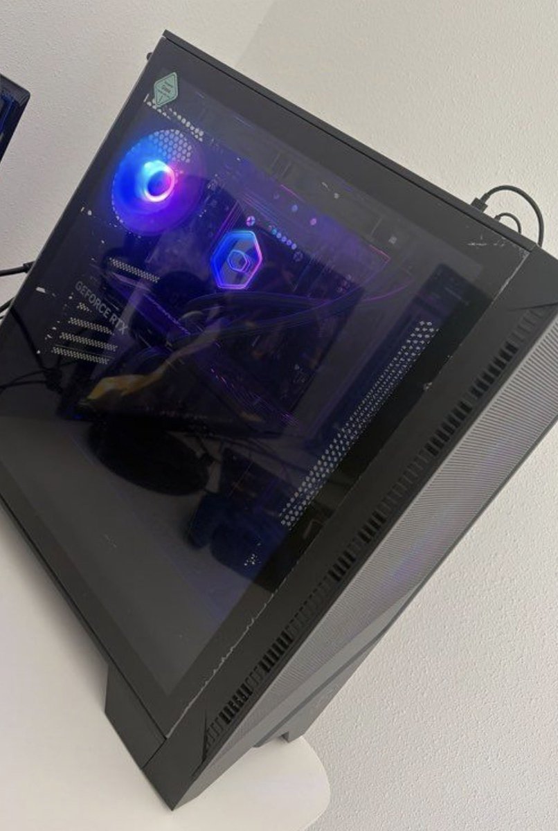 D3stttt's tweet photo. Bonjour,

Je met en vente mon pc gamer, acheté il y a 4 mois

Intel(R) Core(TM) ULTRA 7 265KF
Corsair Vengeance DDR5 32 Go (2 x 16 Go) 4800MHz CL40
Kingston SSD NV3 1 To
Gainward GeForce RTX 5070 Python III
ASRock B860 PRO-A-WIFI
Wifi / Bluetooth intégré

Le pc est neuf. https://t.co/x2PtTLygfC