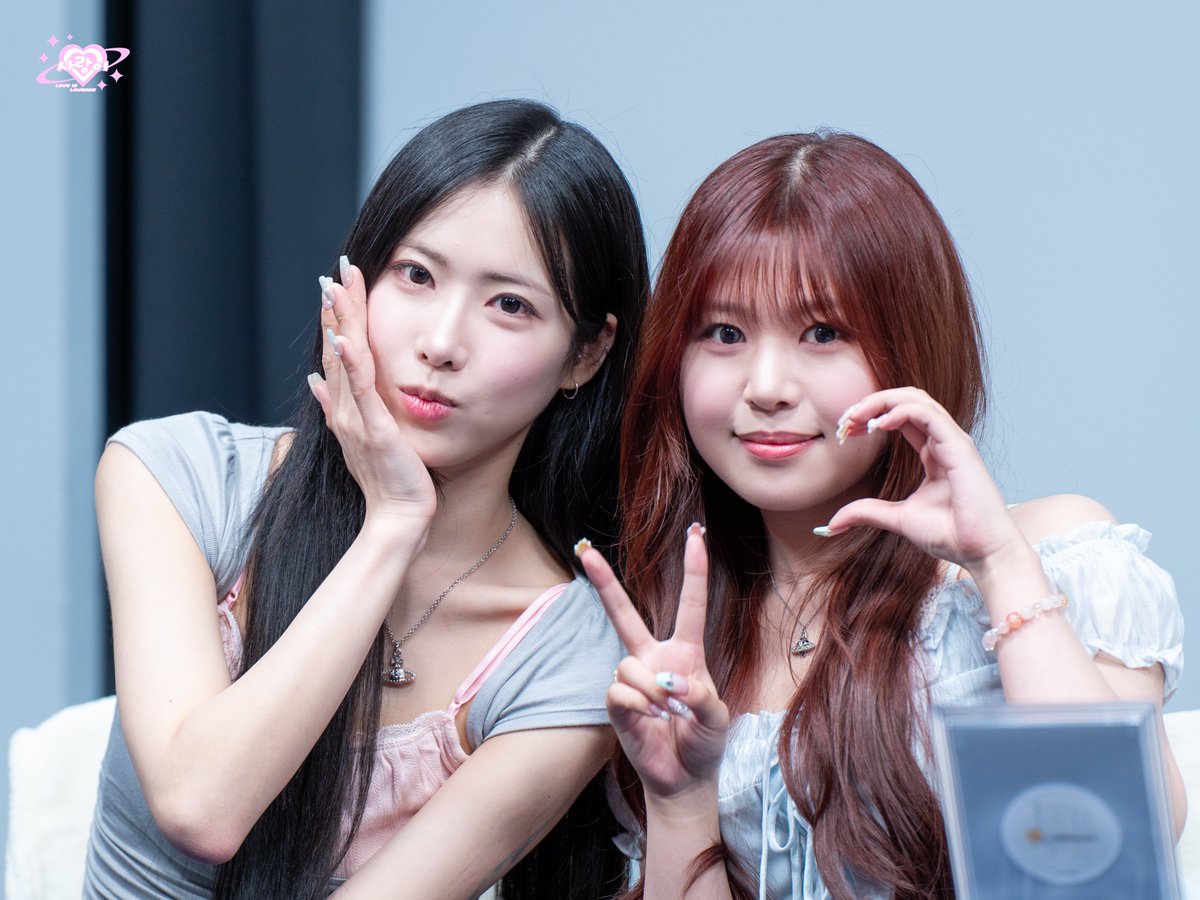 love_is_loveone's tweet photo. 260523 Starlike Music 대면 팬싸
#LOVEONE #러브원 #AYEON #YUNA https://t.co/ePRCfQCopr