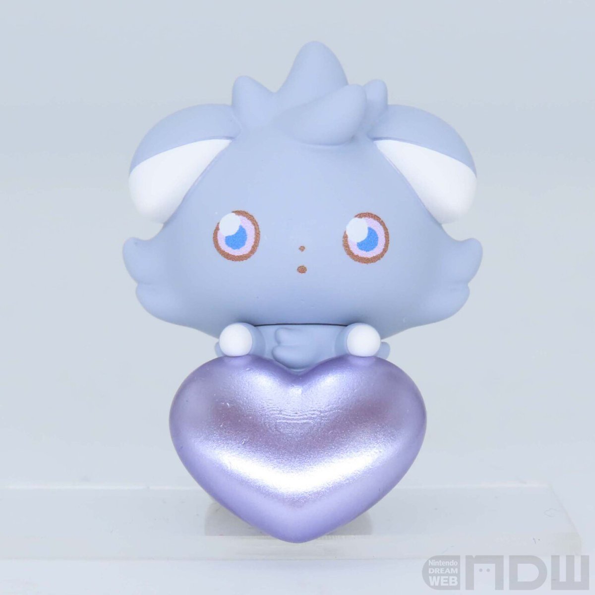 NDW_info's tweet photo. 【グッズ】メタリックなハートを抱えるポケモンたちがかわいい！
カプセルトイ「ポケピース きらめきハートキーホルダー」が8月中旬より登場
 https://t.co/PMZgmtCp8u

ピカチュウ、ポッチャマ、ニャスパー、ヒバニーがラインナップされています。価格は1回300円 https://t.co/1RDcsJhtb6