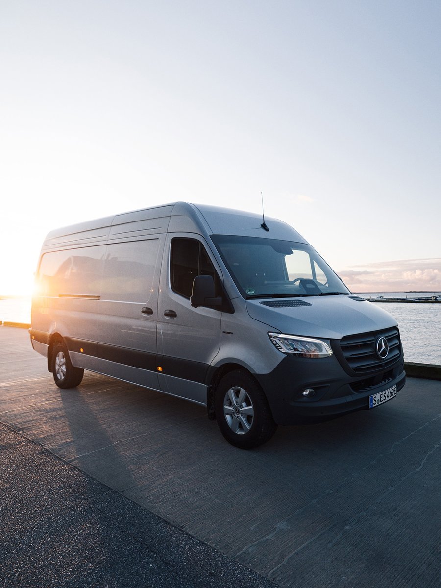 Agreda_MB's tweet photo. Hay trayectos que inspiran ⚡🚐
La Mercedes-Benz #eSprinter combina capacidad, tecnología y movilidad 100 % eléctrica para acompañarte en cada kilómetro.
#MercedesBenz #MBVans #ElectricVan #VanProCenter https://t.co/VdyHz8ayTJ