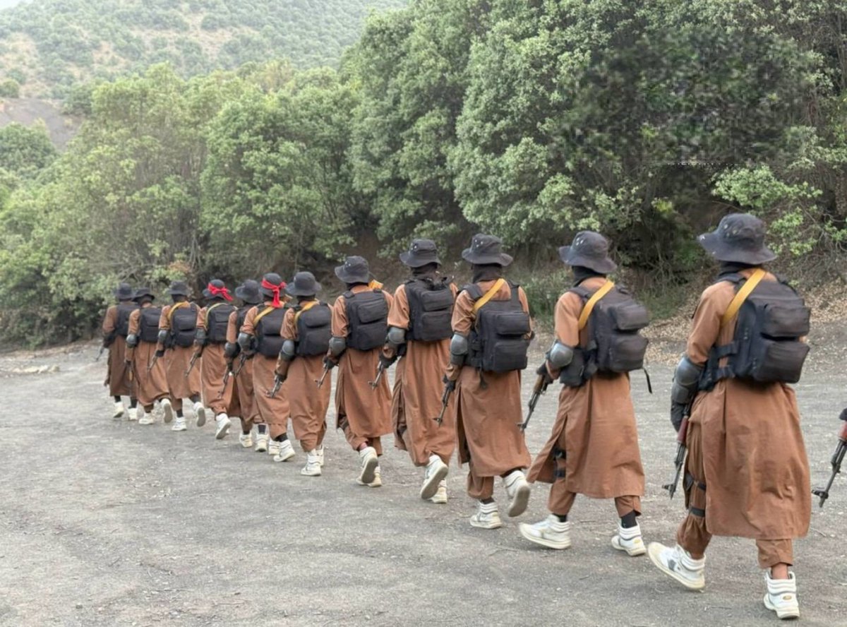 IhsanTipu's tweet photo. Made by Servis, Pakistan’s leading footwear brand, Cheetah shoes have long been preferred by militants in Afghanistan &amp; Pakistan. Latest TTP training photos show they’re still Taliban’s favorite.
Reposting my piece on Taliban’s toolkit, including Cheetahs.
https://t.co/gEZsqQRwi3 https://t.co/gvOUR4lhhS