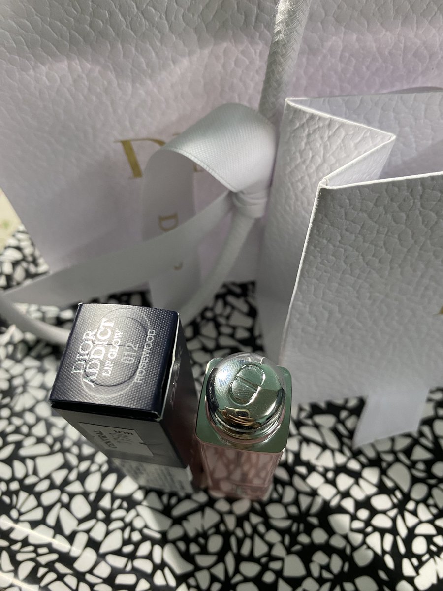 nanxere's tweet photo. Dior Addict Lip Glow ลิปบาร์มดิออร์ 🍡🍒

:ราคา 900฿ (from1750)🍓ขอดูเพิ่มเติมได้นะคะ

ไม่เคยใช้ สวอชที่มือ1รอบ อุปกรณ์ครบ🥯

 #ส่งต่อแบรนด์เนม #ส่งต่อเครื่องสําอาง #ส่งต่อคสอมือ2 #ส่งต่อดิออร์ #ส่งต่อdior #คสอมือสอง #คสอมือ2 #ส่งต่อเครื่องสำอางค์ https://t.co/dOFhXFXPjR