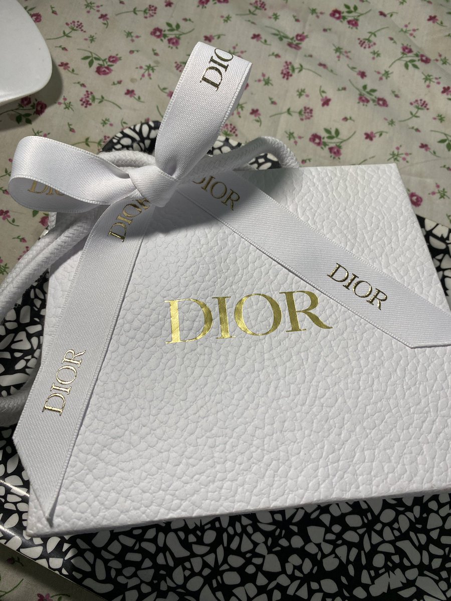 nanxere's tweet photo. Dior Addict Lip Glow ลิปบาร์มดิออร์ 🍡🍒

:ราคา 900฿ (from1750)🍓ขอดูเพิ่มเติมได้นะคะ

ไม่เคยใช้ สวอชที่มือ1รอบ อุปกรณ์ครบ🥯

 #ส่งต่อแบรนด์เนม #ส่งต่อเครื่องสําอาง #ส่งต่อคสอมือ2 #ส่งต่อดิออร์ #ส่งต่อdior #คสอมือสอง #คสอมือ2 #ส่งต่อเครื่องสำอางค์ https://t.co/dOFhXFXPjR