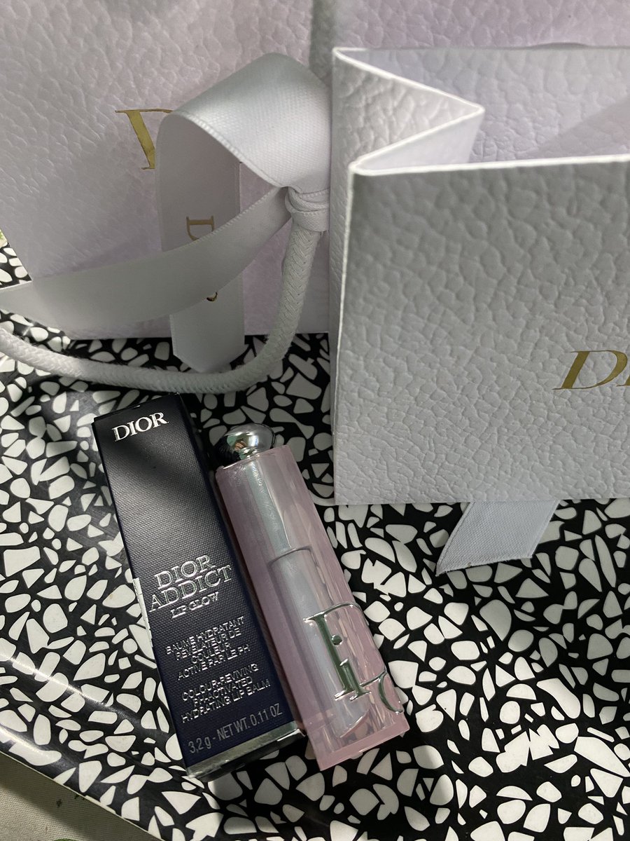 nanxere's tweet photo. Dior Addict Lip Glow ลิปบาร์มดิออร์ 🍡🍒

:ราคา 900฿ (from1750)🍓ขอดูเพิ่มเติมได้นะคะ

ไม่เคยใช้ สวอชที่มือ1รอบ อุปกรณ์ครบ🥯

 #ส่งต่อแบรนด์เนม #ส่งต่อเครื่องสําอาง #ส่งต่อคสอมือ2 #ส่งต่อดิออร์ #ส่งต่อdior #คสอมือสอง #คสอมือ2 #ส่งต่อเครื่องสำอางค์ https://t.co/dOFhXFXPjR