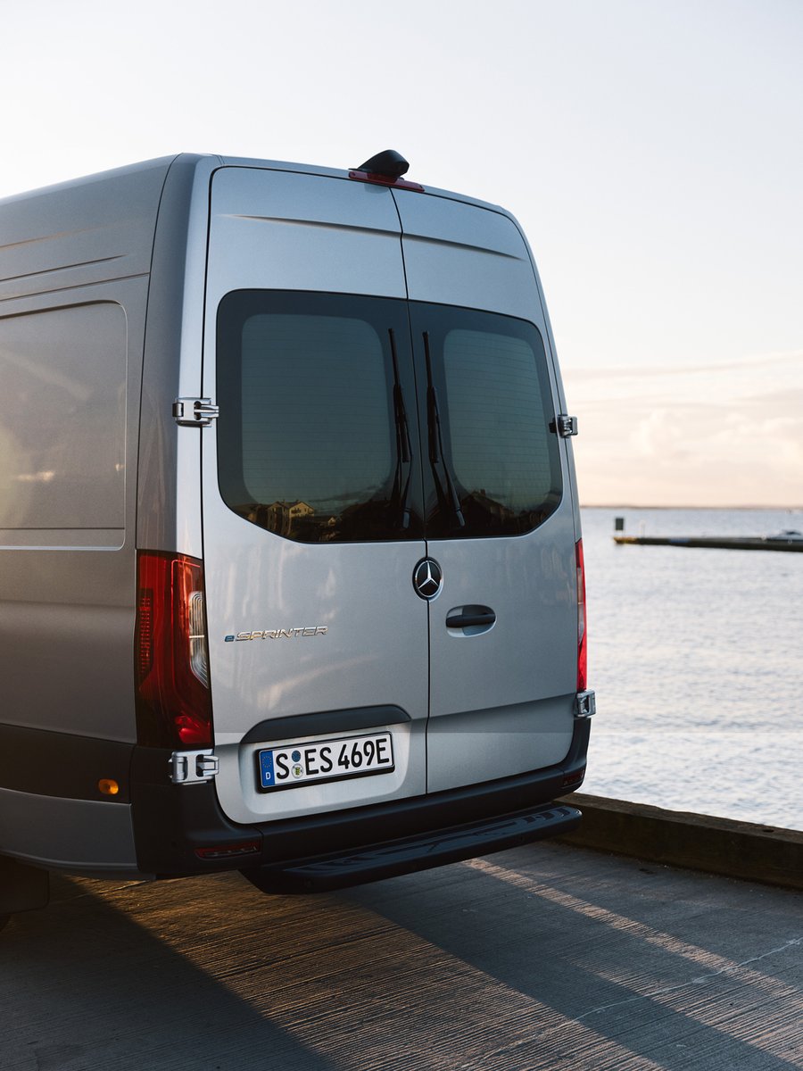 Agreda_MB's tweet photo. Hay trayectos que inspiran ⚡🚐
La Mercedes-Benz #eSprinter combina capacidad, tecnología y movilidad 100 % eléctrica para acompañarte en cada kilómetro.
#MercedesBenz #MBVans #ElectricVan #VanProCenter https://t.co/VdyHz8ayTJ