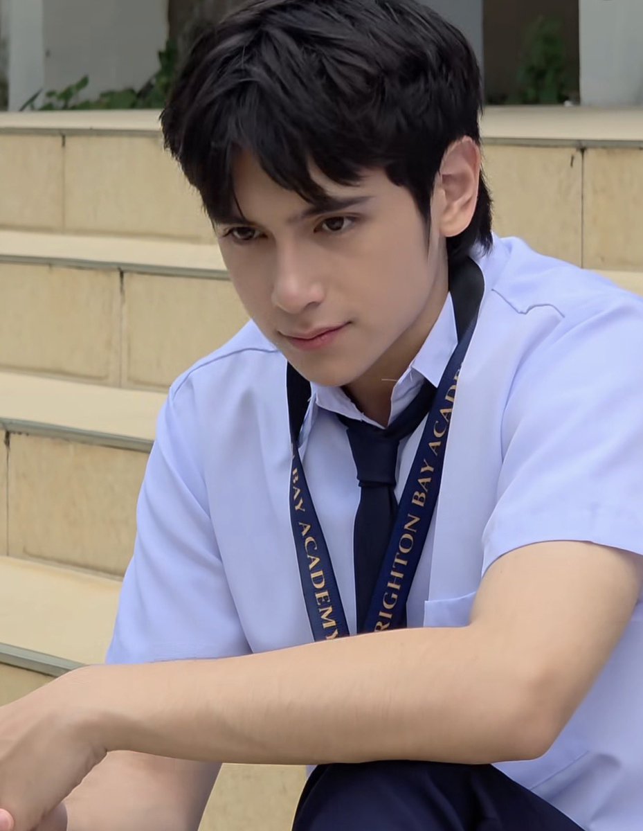 pshflickrx's tweet photo. kahit galing sa kabilang school mapapalingon sa ganyang mukha eh 🤭

MIGUEL SAVES GRANVISTA
#HeathJornales https://t.co/VrFEX6IGg1