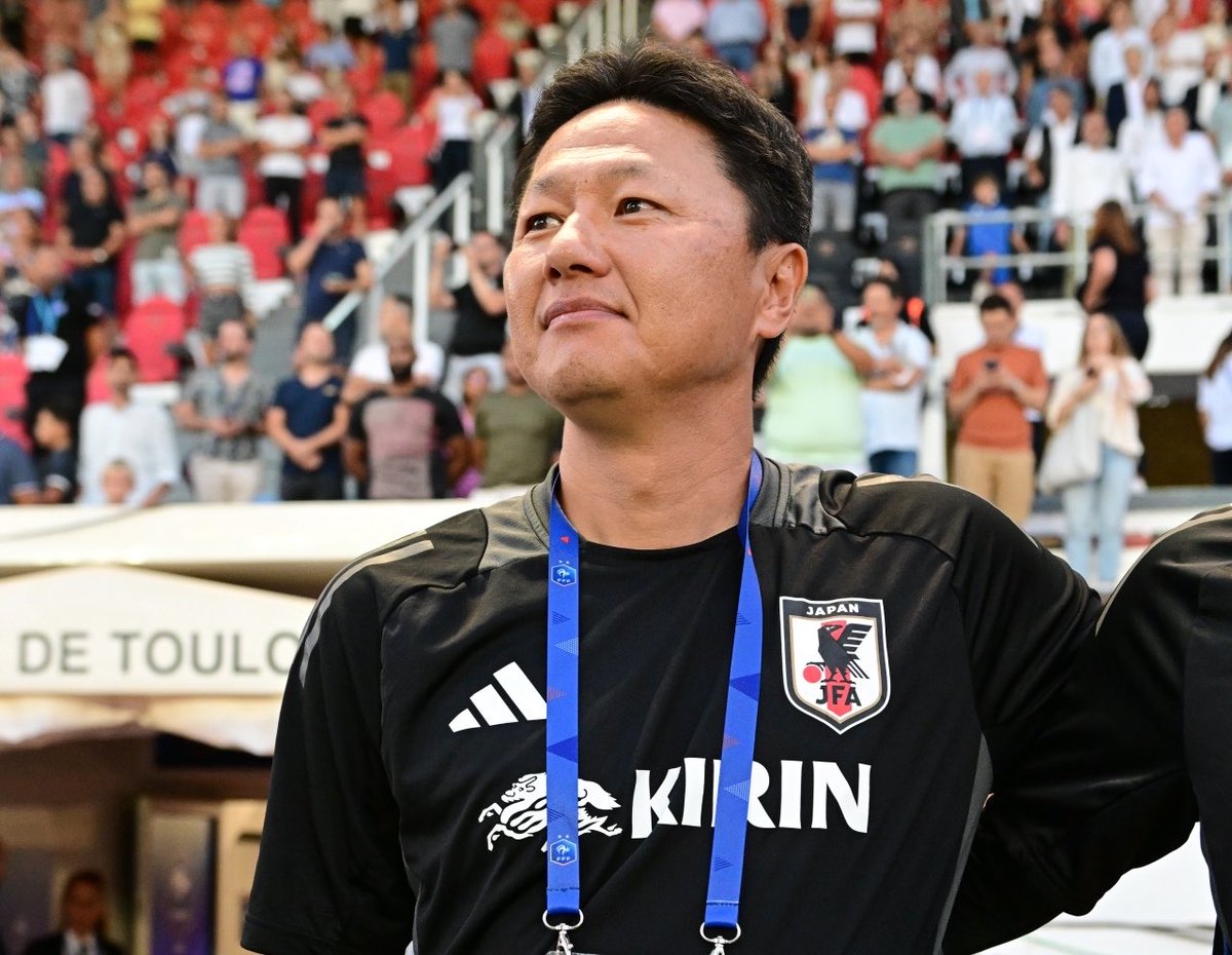 Fooootest's tweet photo. 森保監督の後任は大岩監督の可能性🇯🇵🔥

森保監督は、2027年1月のアジア杯まで“半年限定”で続投する見通しで、後任にはU-21日本代表の大岩剛監督が有力候補に浮上。

📰@sponichisoccer https://t.co/Xg9WfB4wPZ