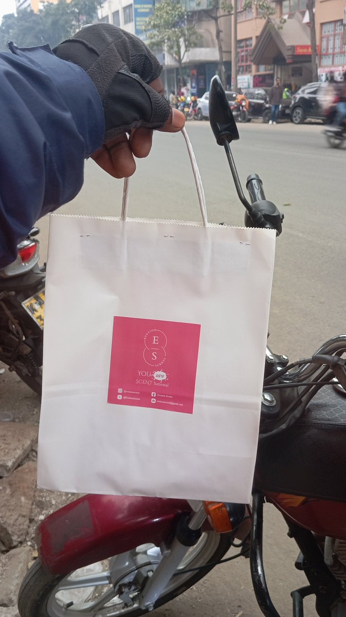 jaredsubaru's tweet photo. Good morning from the CBD,

Masaa ni ya kukimbizana na deliveries zenu.

Ukinukia vizuri make sure chenye inanukia imetoka @EvotionScents https://t.co/0pnZYn6k3i