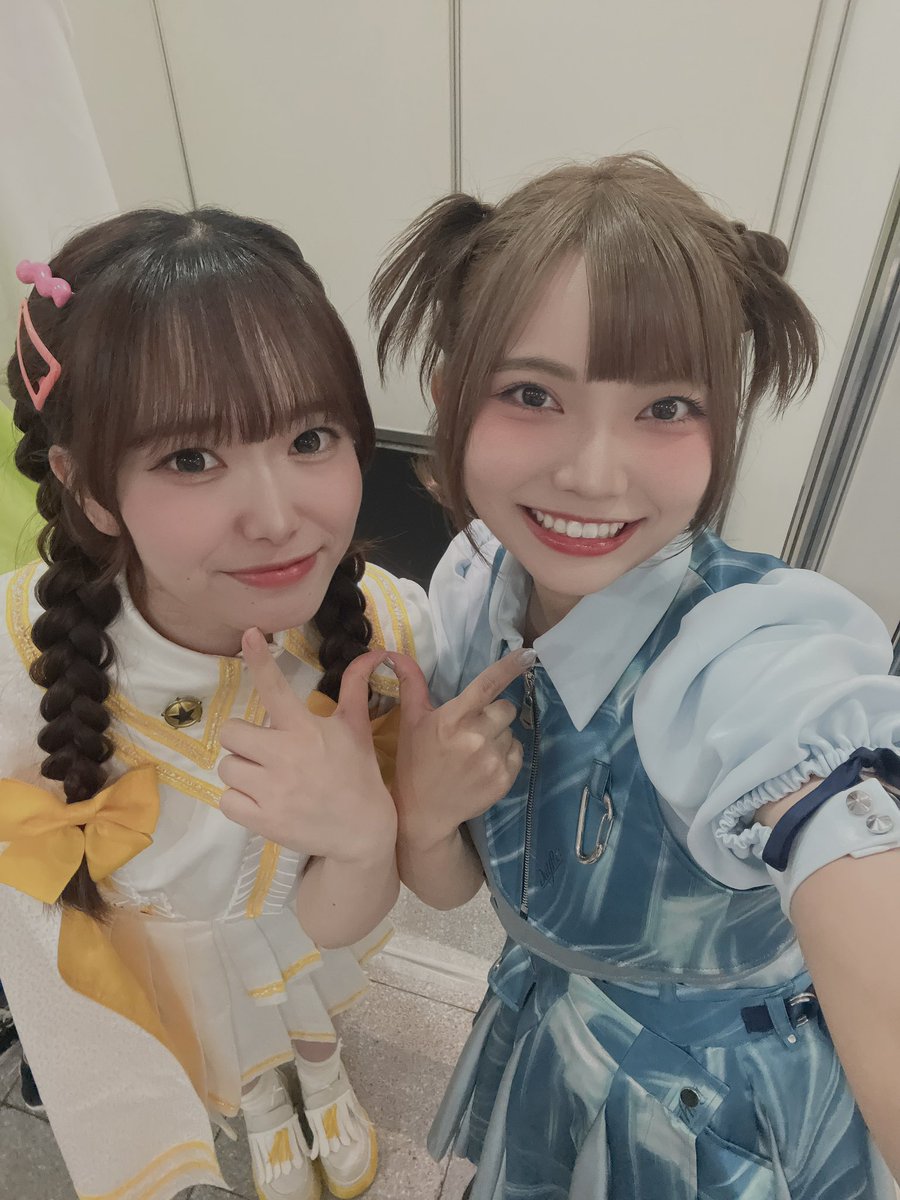 hinata_moka_'s tweet photo. #アニサマ   Special Summer Live！

#前橋ウィッチーズ さん.ᐟ.ᐟ

三波春香ちゃん💛はーちゃん.ᐟ.ᐟ
(@minami_haruka02)

はーちゃんあなたやっぱり可愛いね…
チョコちゃんヘアーめっちゃ似合う…
元気に話しかけてくれてありがとう🥹💛

ポーズも一緒にありがとう🌼 https://t.co/CPW8T0SBem