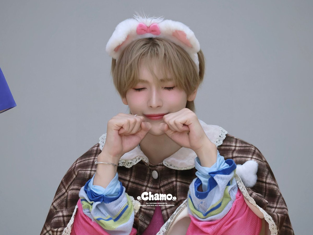 Chamo_SS81D25's tweet photo. 🪼260709🪼NY MUSIC 팬싸

せんにゃんฅ ˆ.  ̫.ˆ ฅ♡♡

#SEN #센 #VAYONN #베이온 https://t.co/YTMpBwElur