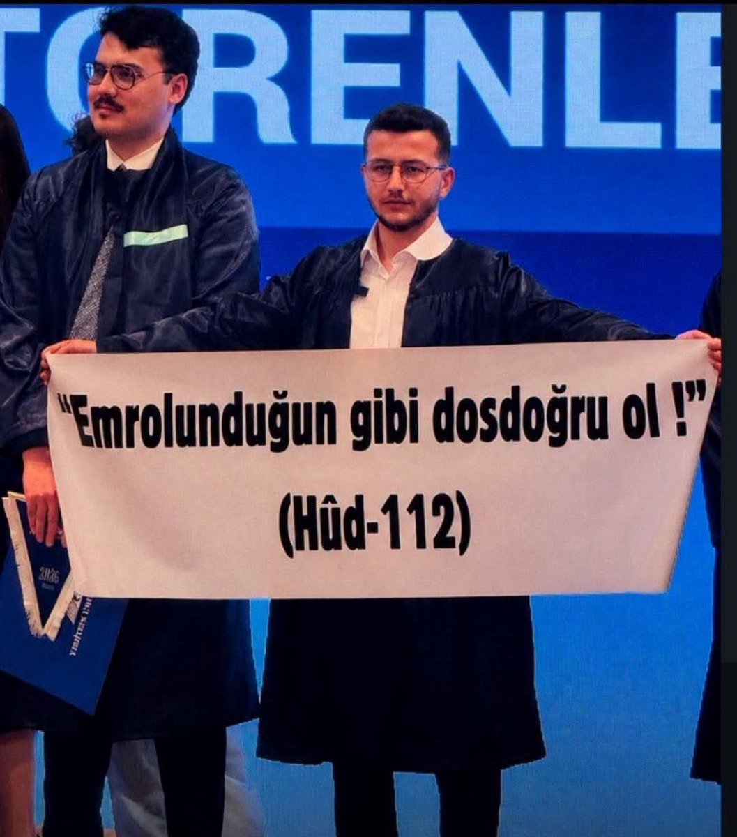 5228mustafa's tweet photo. Allahın ayetlerinden rahatsız olanlara lanet olsun. https://t.co/TzOiz5JhaS