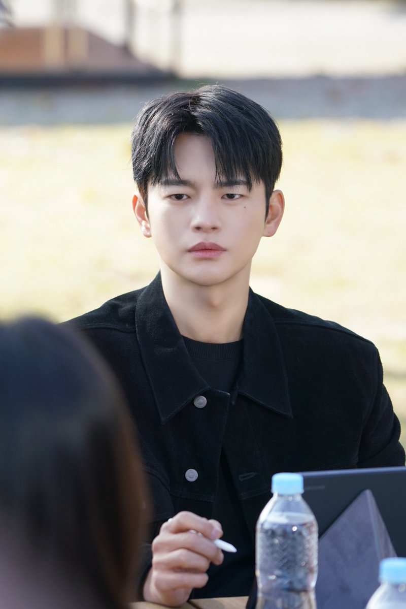 storyjcompany's tweet photo. [#📸]
tvN <내일도 출근!> 비하인드 🔥

#서인국 #SeoInGuk #ソ・イングク @Whatsup_Inguk 
#tvN #내일도출근 #SeeYouatWorkTomorrow #강시우
#비하인드 #스토리제이컴퍼니 #Storyjcompany https://t.co/RcVJkU8kIn