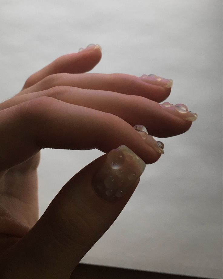 AILA_009's tweet photo. Ok keondiva we see u💅 bruh is Pinterest maxxing with Transparent Rain drops nail art nails😩🩷 https://t.co/NxT6q7hH61