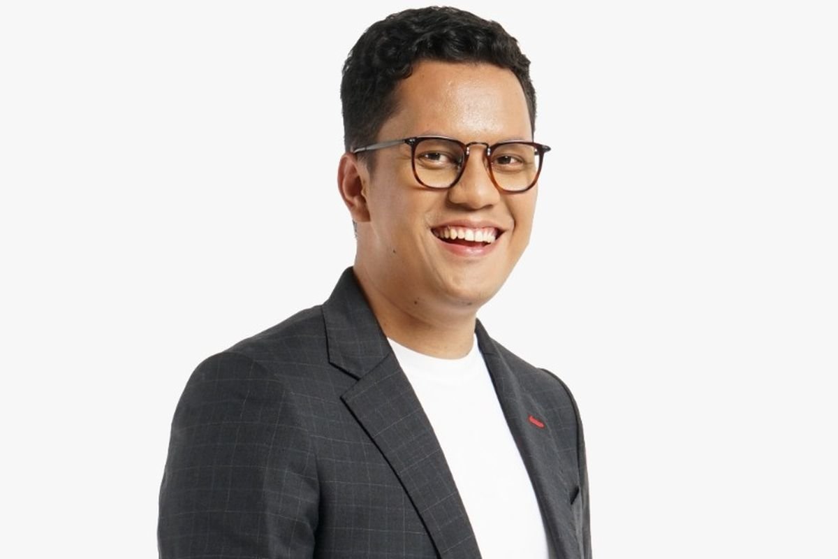 insidefolkative's tweet photo. 'OCD nya' versi Arief Muhammad: 

Pindahin barang yang ga simetris ❌
Buletin saldo ATM orang random biar ga keriting ✅ https://t.co/4wNdowa6YK