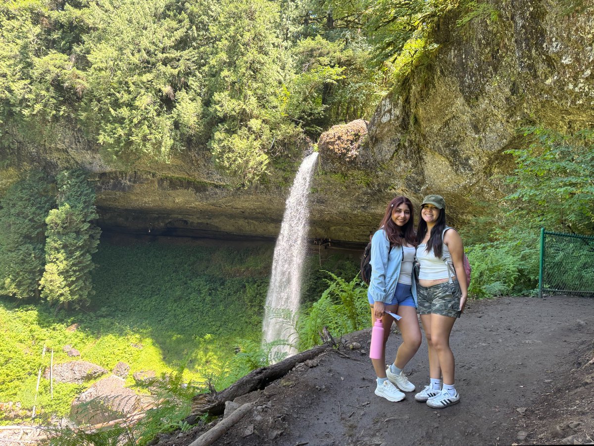 kittyeviee's tweet photo. Oregon I love you🌲💚🌳 https://t.co/h4B1eOUOkG