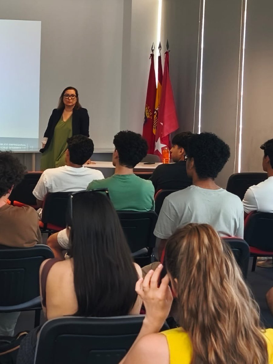 ADesarrollo's tweet photo. Hemos recibido en el Espacio de Iniciativas Empresariales a los alumnos de la Escuela de Emprendimiento de la Universidad de Alcalá @UAHes, un grupo de estudiantes españoles y mexicanos que está recorriendo distintos proyectos empresariales como parte de su programa formativo. https://t.co/BCtWVnO60C