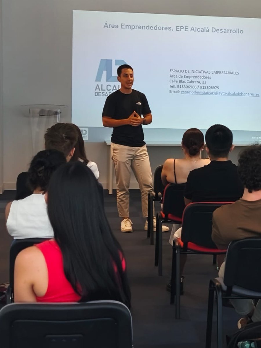 ADesarrollo's tweet photo. Hemos recibido en el Espacio de Iniciativas Empresariales a los alumnos de la Escuela de Emprendimiento de la Universidad de Alcalá @UAHes, un grupo de estudiantes españoles y mexicanos que está recorriendo distintos proyectos empresariales como parte de su programa formativo. https://t.co/BCtWVnO60C