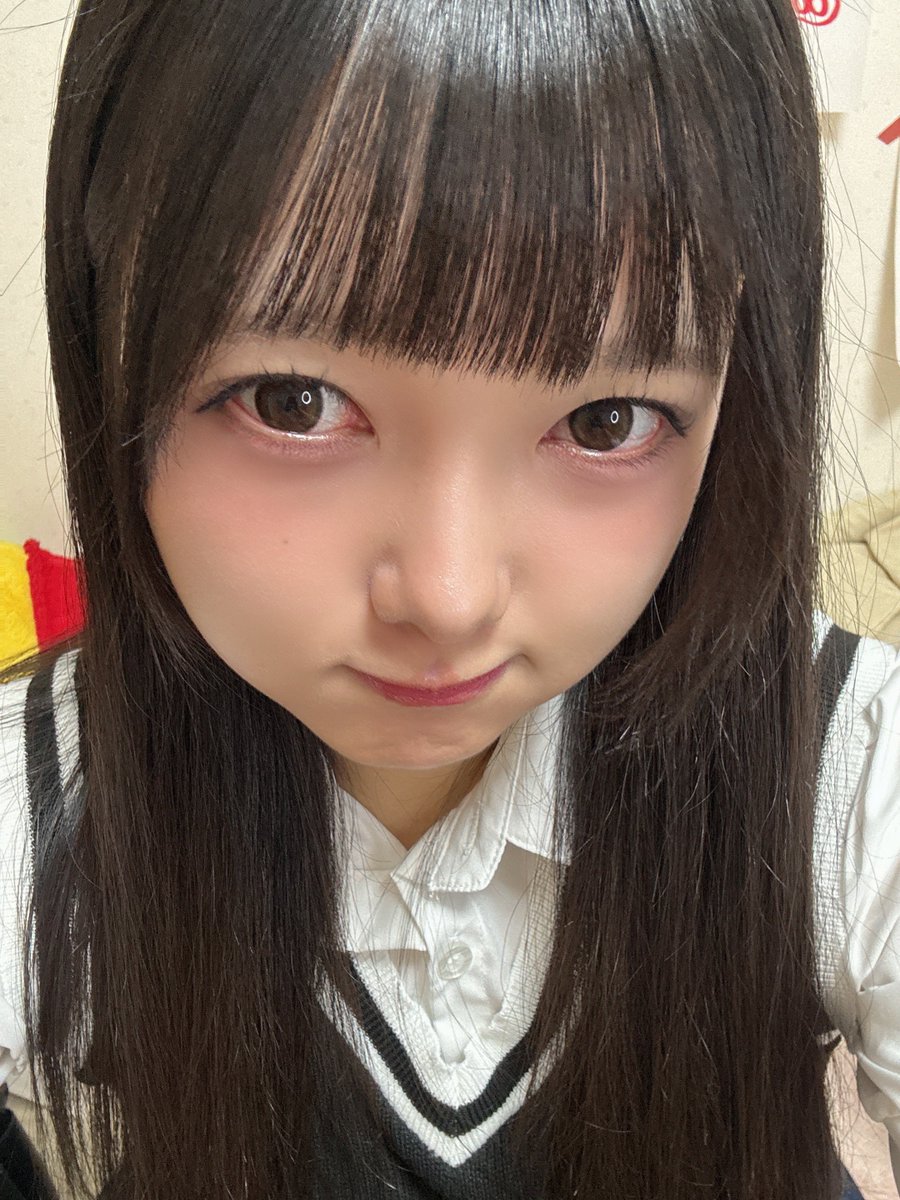 LNRS_rika's tweet photo. まつパとボイトレ終わったよー！！
これから帰る！

みんなは今日お仕事とか学校かな？
何してるのー？ https://t.co/ftheV3kavT