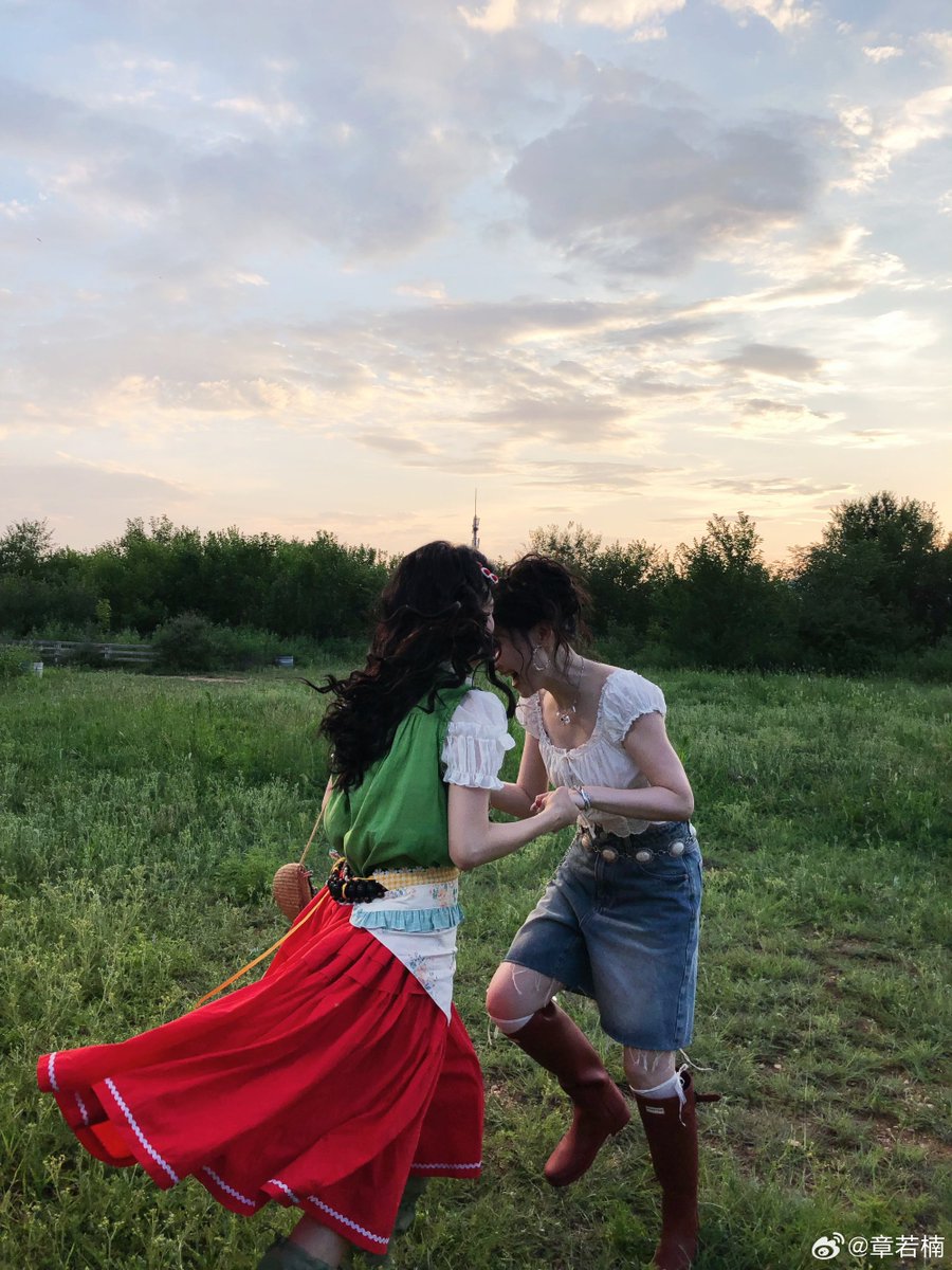 ruonanfiles's tweet photo. 📸 260710 Zhang Ruonan Weibo Update

#ZhangRuonan #章若楠 #APartOfMe #想你了 https://t.co/k0FpRaWEox
