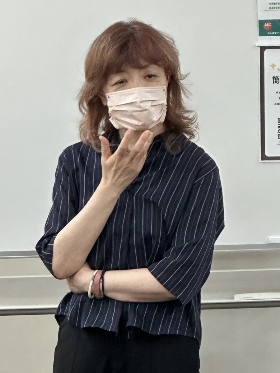 bunsou_o's tweet photo. 【東京渋谷校】本日の講義🎓
講師：さらだたまこ先生✨
「小説の根底には必ず『自分』がある」
創作するための「筋肉」を鍛えるのに必要なのは「作家の妄想力」🧠
他人＝自分が作ったキャラクターを妄想し、自分自身を客観的に描写する——
そこにオリジナリティと深みが生まれるのです📖
創作の本質がここにある✨
#文想 #創作 #小説 #執筆 #東京 #渋谷