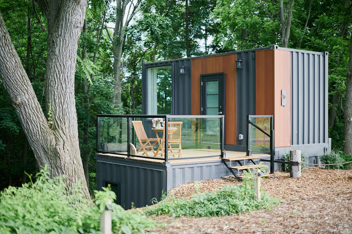 Yahgee_Intl's tweet photo. Valley view, modern container house https://t.co/Wsq3uvA3x0