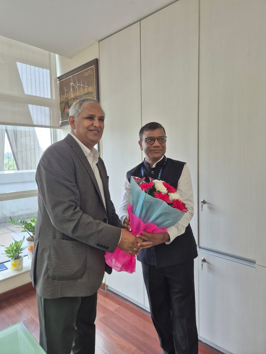 PawanHansLtd's tweet photo. CMD Pawan Hans Limited, Shri Sunil Kumar Nagdawne paid a courtesy visit to Shri Prashant Singh, Nominee Director of ONGC on the Board of Pawan Hans following his assumption of charge.

The interaction provided an opportunity to exchange perspectives and reaffirm the importance of the long standing partnership between Pawan Hans and ONGC in supporting India’s offshore aviation requirements.

#PawanHans #ONGC #BoardEngagement #Aviation #OffshoreOperations #Leadership #StrategicPartnership @Pib_MoCA @MoCA_GoI
