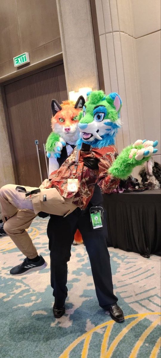 RainsAndTears's tweet photo. IWAG 2026 Ft. @Sabur_Foch_ @HopesaCamaraski @KumaruSamma

#Fursuit #FursuitFriday https://t.co/vjabquevYk