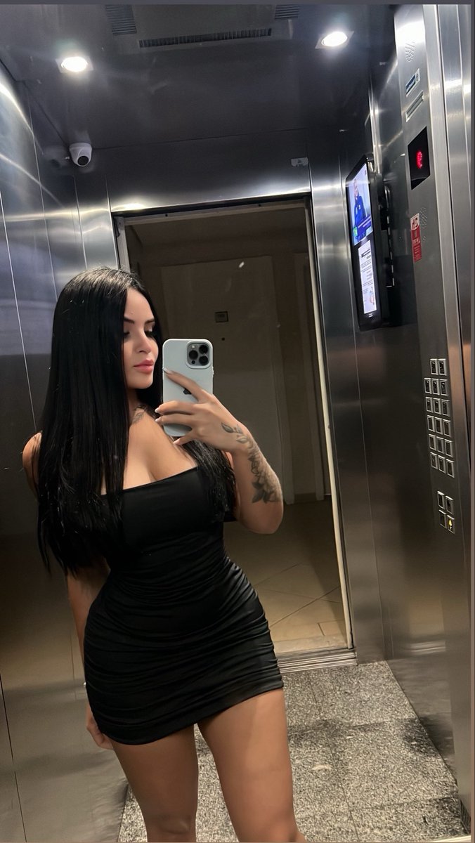 DeBelles_'s tweet photo. 💋 New photo, new mood ✨
What do you think? https://t.co/phN1yDu738