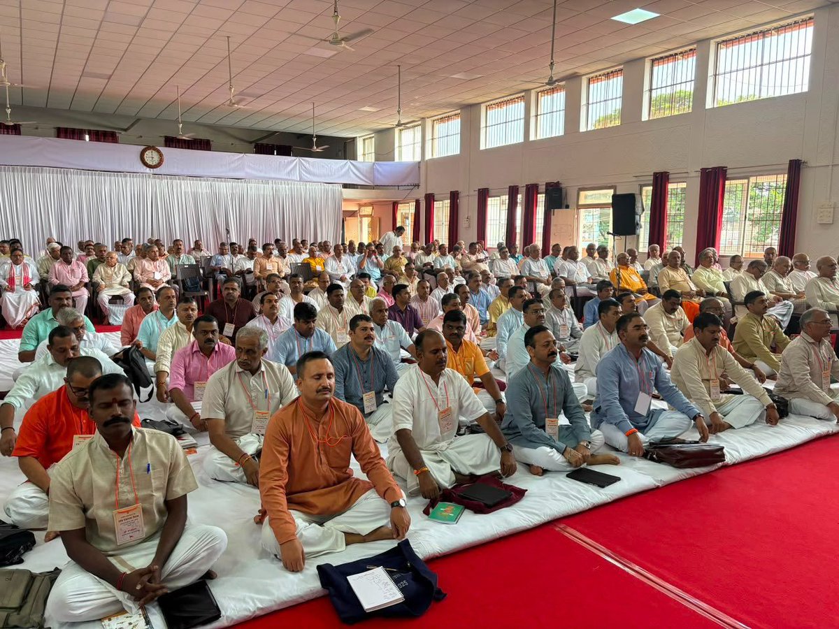 KMoorje's tweet photo. ಬೆಳಗಾವಿ: ರಾಷ್ಟ್ರೀಯ ಸ್ವಯಂಸೇವಕ ಸಂಘದ ವಾರ್ಷಿಕ  ಅಖಿಲ ಭಾರತೀಯ ಪ್ರಾಂತ ಪ್ರಚಾರಕರ ಬೈಠಕ್ ಶುಭಾರಂಭ. https://t.co/eD1ON9XcA3