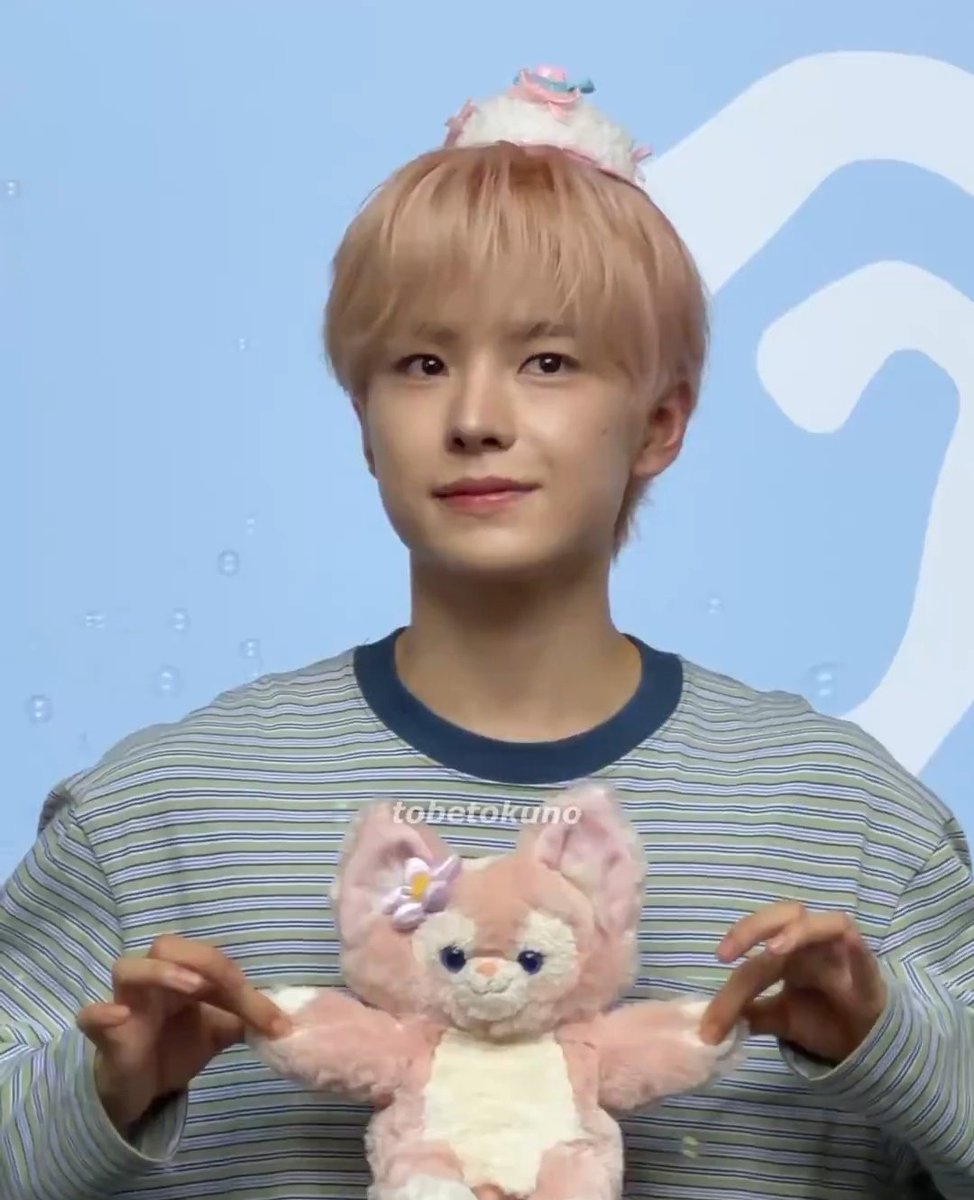 jendongz's tweet photo. they look alike 😭😭😭😭 https://t.co/hmVfshTwik