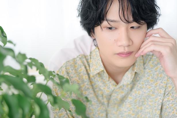 thetvjp's tweet photo. 数学教師の進路から
芝居にのめり込んだ #白柏寿大 が語る
「本当の自分を隠すために
役へ没入する心地よさ」

▼記事の続きはこちら📸写真多数
https://t.co/7t3sn0gF5S

#ラブ米
#まほステ https://t.co/CTKqvHwuVU