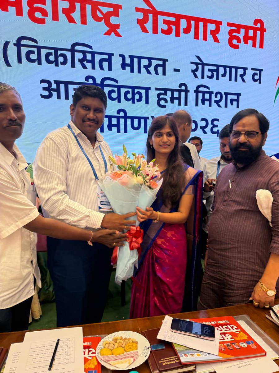 srkmulani99's tweet photo. VB-G RAM G Joint Secretary IAS @RohiniBidari - Bhajibhakare , Minister @ibharatgogawale And S Mulani 

#Minister #BharatShethGogawle #मंत्री #भरतशेठगोगावले #विधानभवन https://t.co/TGc4dL6lwW