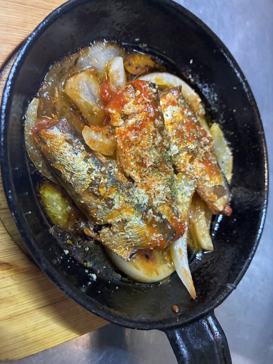 mannakaayase's tweet photo. 綾瀬の居酒屋　大衆酒場　真んなかです。
7/10 本日のおすすめです。
オイルサーディン美味しいＹＯ
#綾瀬　#大衆酒場
#居酒屋　#センベロ　#足立区
#宝焼酎　#アサヒスーパードライ
#日本酒　#ボトルキープがお得
綾瀬2-24-13 102
大衆酒場　真んなか　綾瀬本店 https://t.co/pNI1dNkbdf