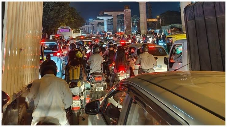 ImGharish's tweet photo. Bengaluru Traffic in 7 points:

1. Time doesn't exist here
2. Distance is a lie
3. Rain = Traffic x 10
4. Every road is under construction
5. Silk Board is a personality test
6. I'll be there in 15 min, See you in 1h
7. We still love this city 💚 

Tag a friend stuck in traffic rn