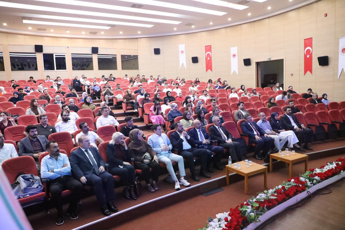 AvNiyaziPaksoy's tweet photo. İst. 2 Nolu Baromuz staj eğitim merkezi tarafından düzenlenen “İnfaz Hukuku Uygulamaları, Kasten Öldürme ve Yaralama Suçları” konulu eğitim programı Yargıtay 1. Ceza Dairesi üyesi Sn. Osman Atalay sunumları ve yoğun katılımla İstanbul Adliyesi Konferans salonunda gerçekleştirildi https://t.co/91TEnsvtvh