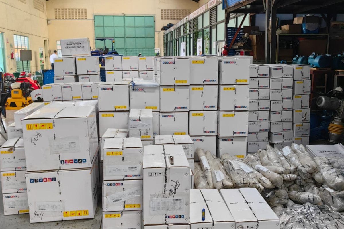 camcokenya's tweet photo. Worried about spare parts? 

No need to worry! 

For LOVOL we have stocked enough for your needs at all our showrooms in Kenya. No downtime, just so you can keep experiencing the LOVOL Power. 

Get in touch for inquiries: 0739087750 https://t.co/qjbThyBLGP