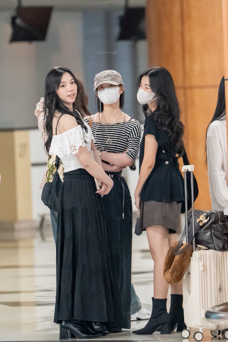 chocolatpurple's tweet photo. Trio 🖤🤍 https://t.co/9SZT4k6kAC