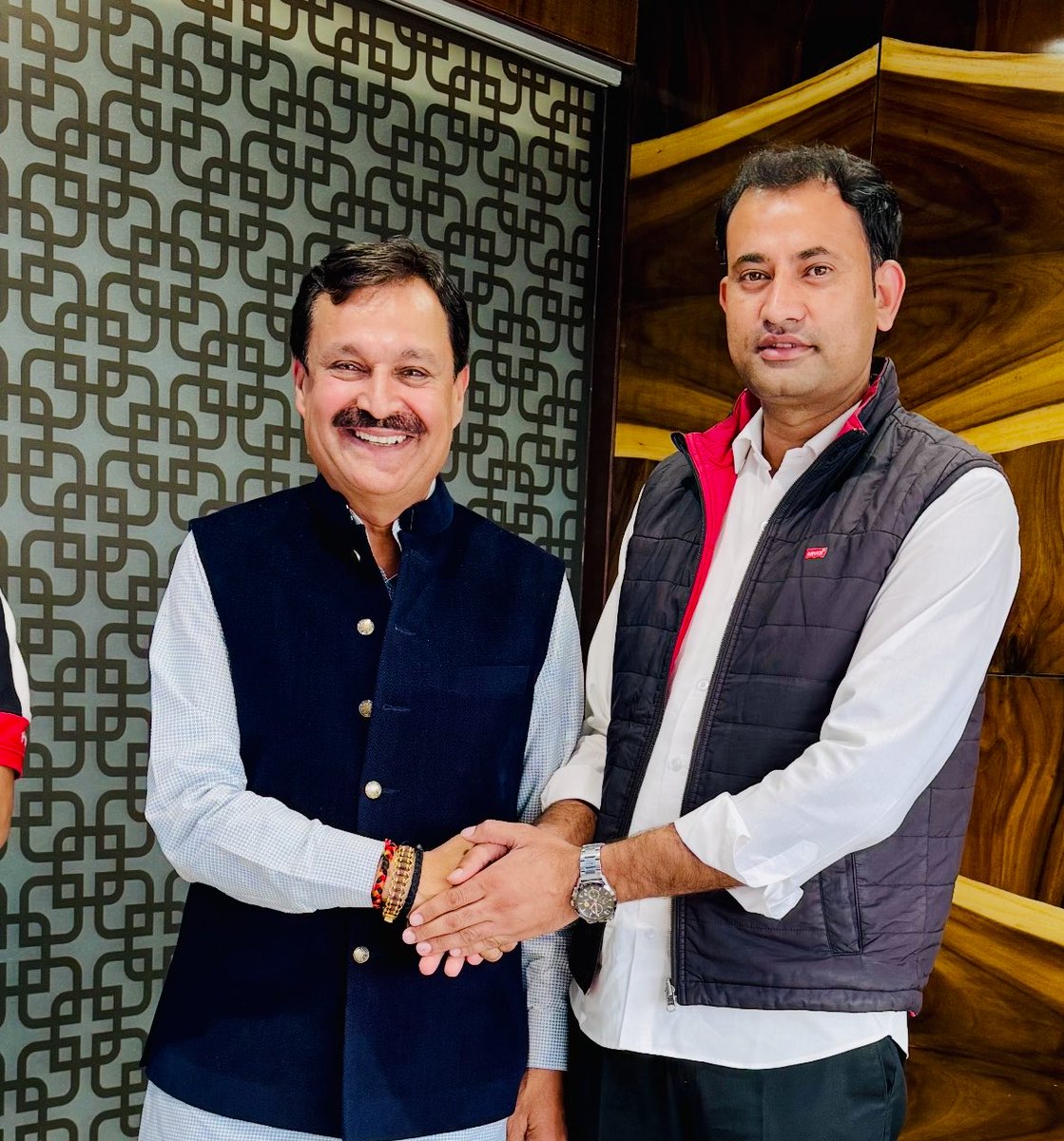 Ramkishor_inc's tweet photo. जोधपुर लोकसभा क्षेत्र से कांग्रेस प्रत्याशी रहें, राजस्थान प्रदेश कांग्रेस कमेटी के महासचिव श्री करण सिंह उचियारड़ा जी को जन्मदिन की हार्दिक बधाई एवं शुभकामनाएं। 

ईश्वर से आपके उत्तम स्वास्थ्य, दीर्घायु एवं खुशहाल जीवन की कामना करता हूँ। @ks_uchiyarda https://t.co/eiqHcXAwZO