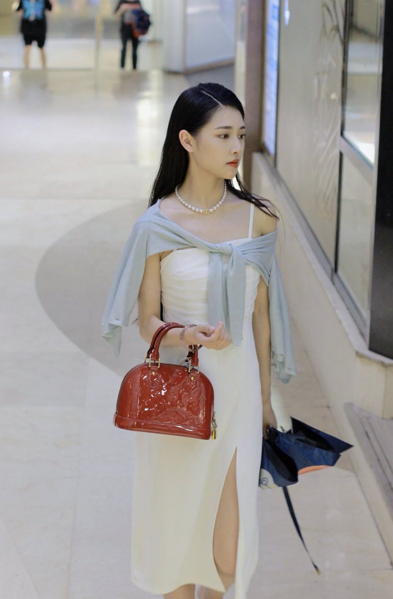 qiaoli520's tweet photo. 气质一定要有，这样才能吸引到你呀
   v：qiaoli5203 https://t.co/RGzl0GMiWF