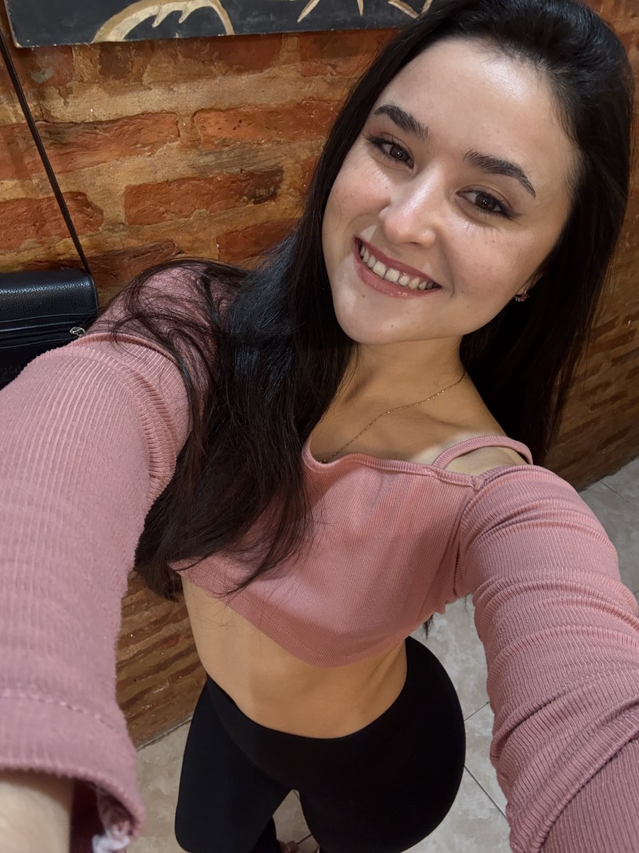 NelsonDebo47563's tweet photo. @Tessag0rm hiiii babe 😍 that tiny waist and those leggings are giving me goon fuel already https://t.co/DHUI27hi99