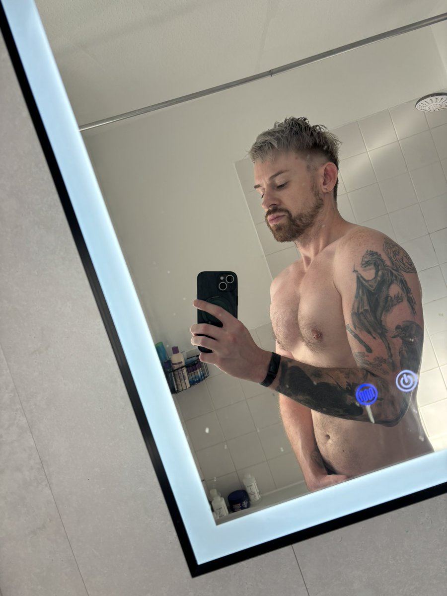 Luke T Wilko ✨ tweet media