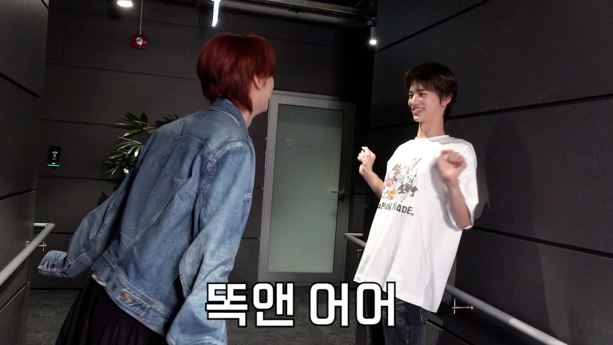 TWS_PLEDIS's tweet photo. 똑앤 어어

https://t.co/w9oTQWWKIB

#TWS #투어스 #247WithUs
#TWSECOND https://t.co/4DtFmzWdwj