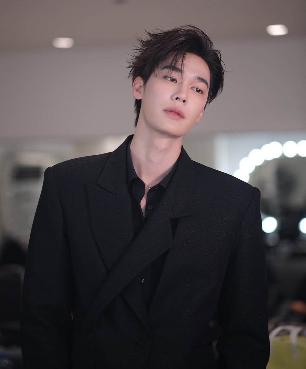 pacaryuta127's tweet photo. [DaniorTirta AU] - dewtee au
 Alpha x Beta
 "Gue cuma Beta Pak. Feromon Anda gak mempan di gue. Jadi mending diem atau jahitan perut Anda robek lagi."

Di saat orang kabur dari aura mematikan Alpha dominan Danior Volkov, Tirta Baskara justru ngerawat dia bermodal tutorial YouTube https://t.co/OIZLprQZPZ