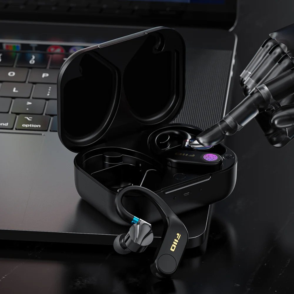 stufflistings's tweet photo. FiiO made a Bluetooth adapter that turns any wired IEM into a wireless one.

The FiiO LINK TWS... https://t.co/7L9MVrmrdC