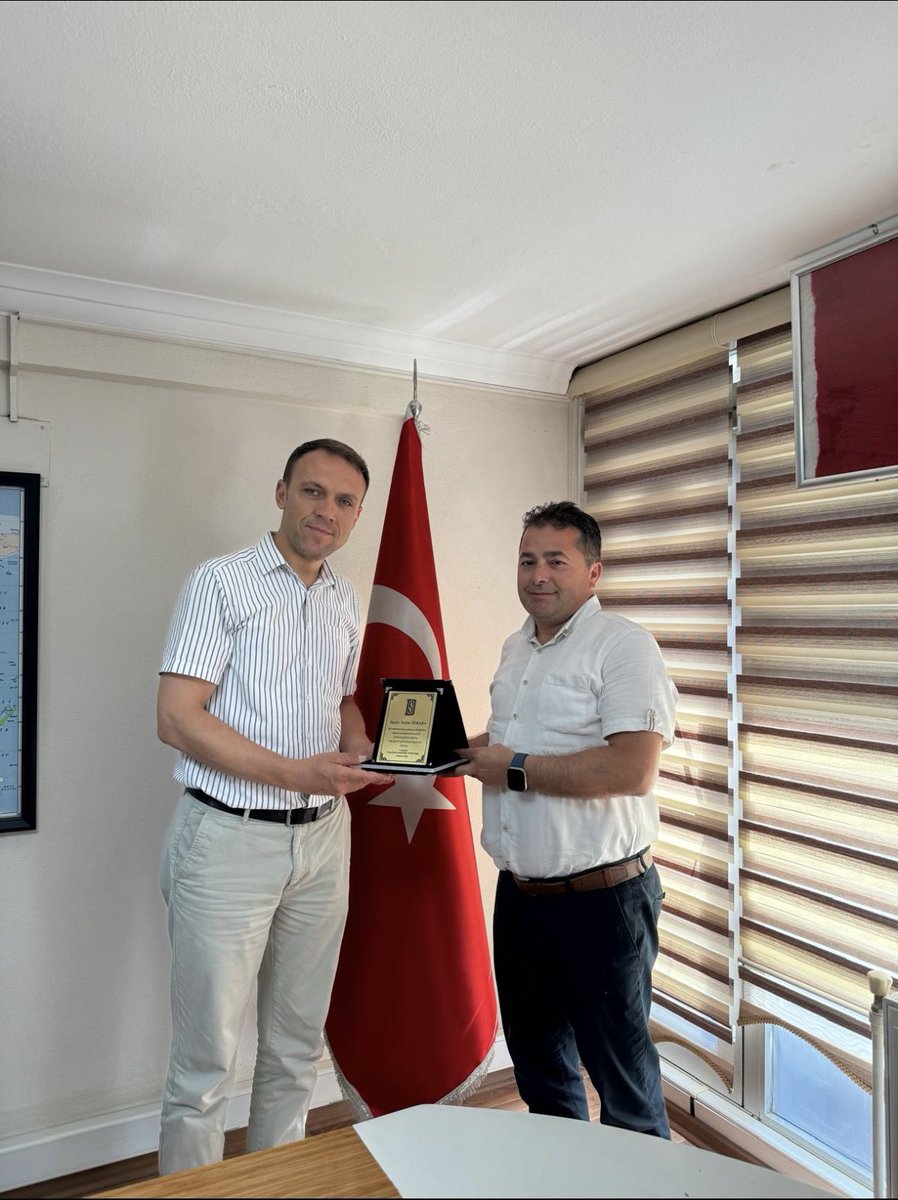 turgutludsm's tweet photo. Müdürlüğümüzde görev yapmakta iken tayini çıkan Salim Özkara için, Kurum Müdürümüz ve personellerimizin katılımıyla veda programı düzenlenmiş, kendisine plaket takdim edilmiştir. Salim Özkara’ya hizmetlerinden dolayı teşekkür eder, yeni görev yerinde başarılar dileriz. https://t.co/QgavvJX2NS
