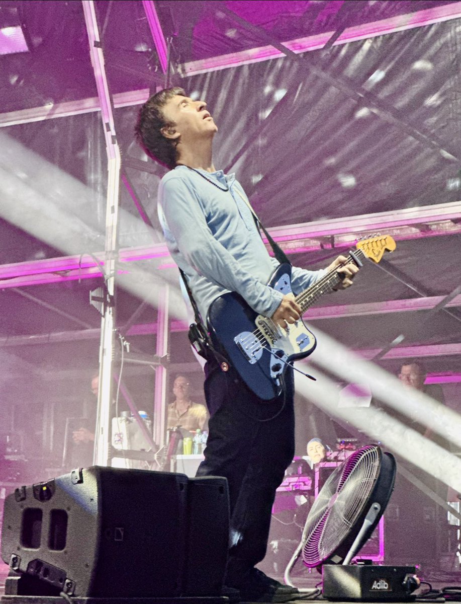 yokotranslator's tweet photo. 昨夜の #ジョニー・マー 
とても幸せな気持ちにしていただきました。

9/7/2026 Manchester 
📷 by me https://t.co/KjHkQcHm9w