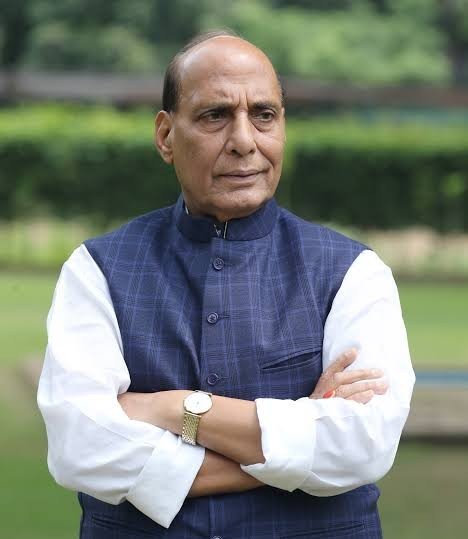 MDhananjaySingh's tweet photo. वर्तमान भारतीय राजनीति में सादगी और सरलता की प्रतिमूर्ति , भारतीय जनता पार्टी के पूर्व राष्ट्रीय अध्यक्ष व भारत के कर्तव्यनिष्ठ रक्षामंत्री माननीय @rajnathsingh जी को जन्मदिन की हार्दिक बधाई।
ईश्वर आपको स्वस्थ रखें एवं दीर्घायु बनायें।

#RajnathSinghBJP #DefenceMinister https://t.co/XmYPyInnlx