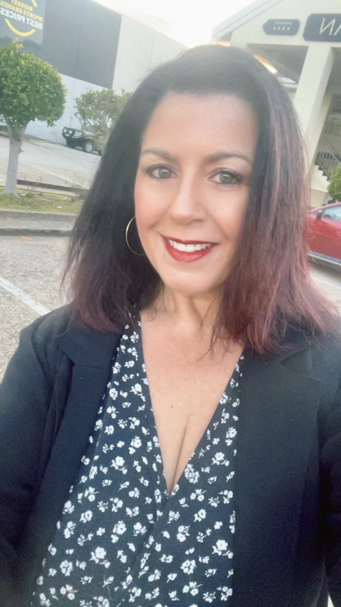 Magpiegirl1972's tweet photo. Spontaneous weekend away in the country 🙌 Bring on the drinks and the footy! #longweekend #espressomartini https://t.co/5l3K1OQu80